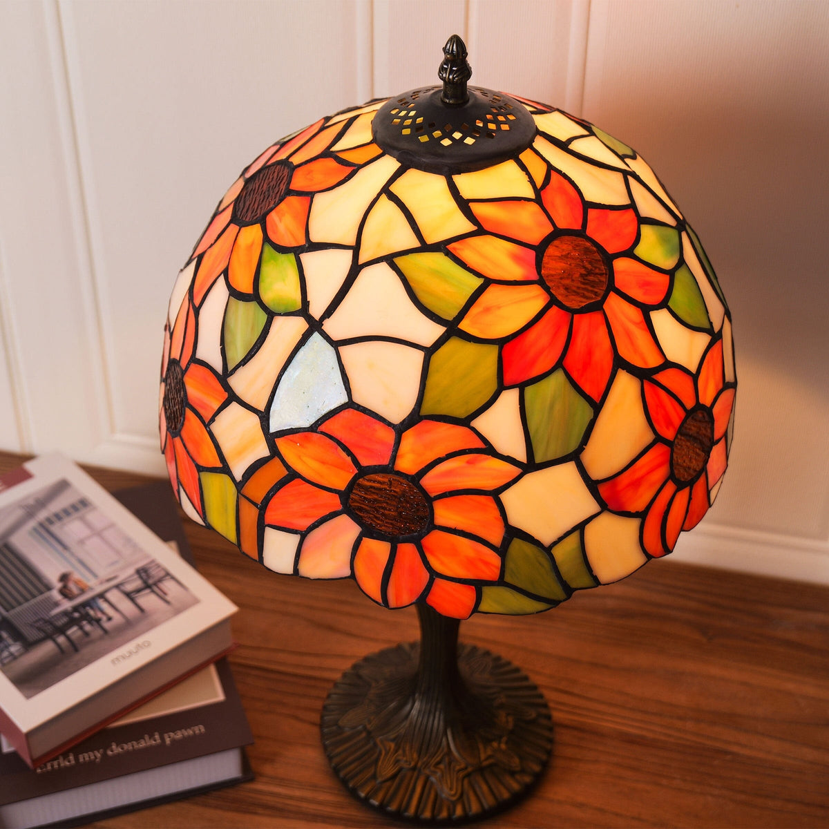 Living Nest UK Tiffany Table Lamp | Handcrafted Stained Glass Floral Petals Series White and Green Living Nest UK