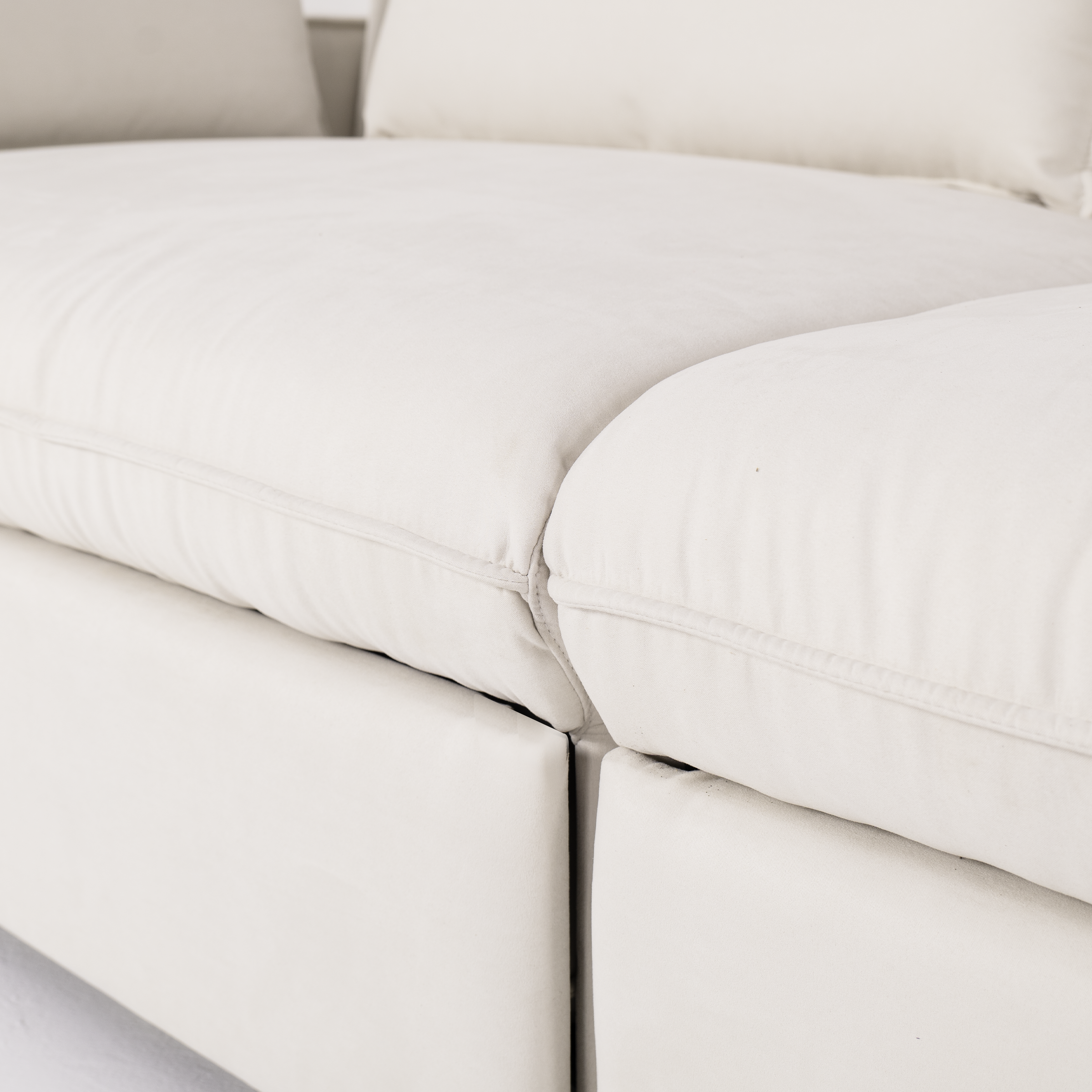 Creamy Tofu Block Pullout Sofa Bed with Storage