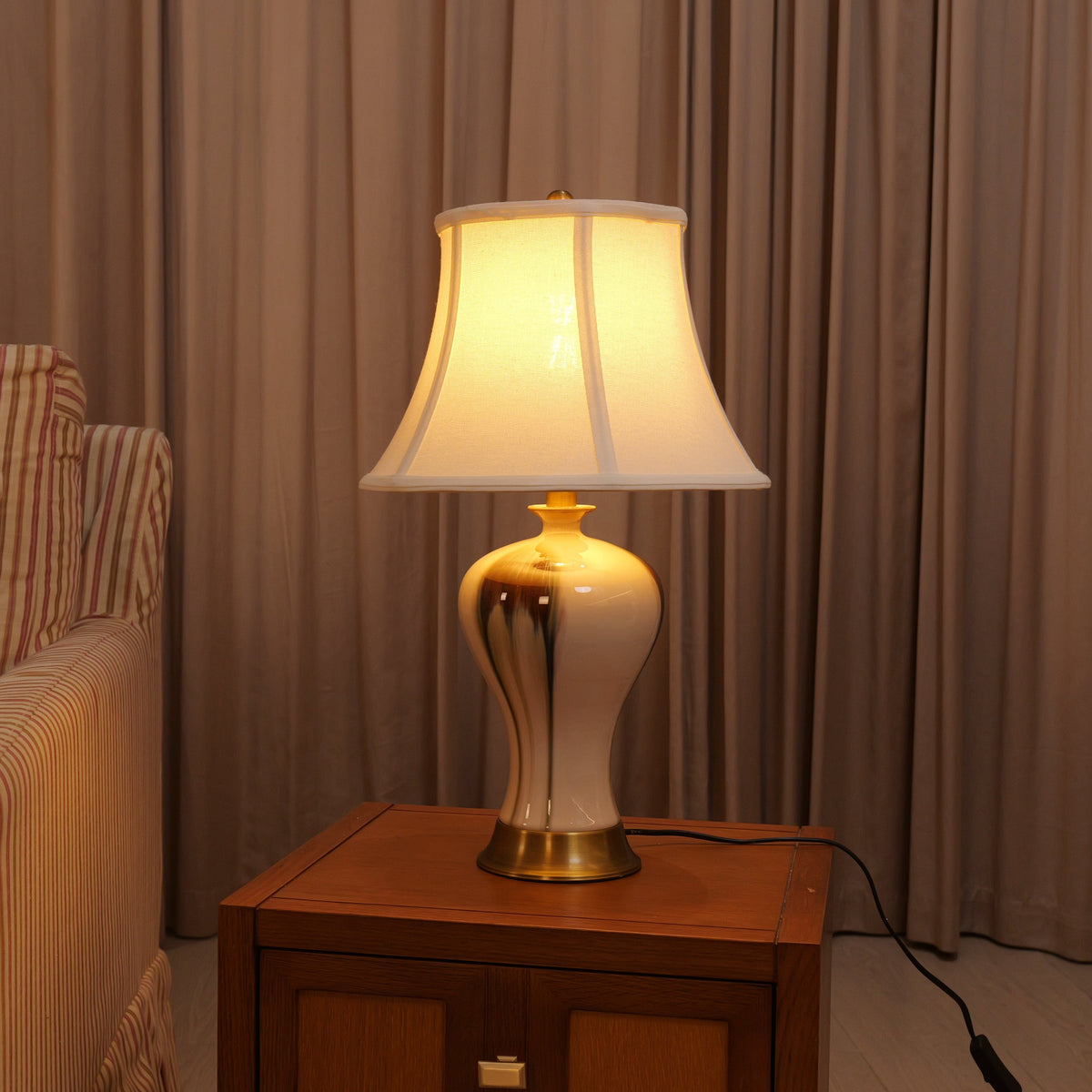Living Nest UK Desk Lamp with Black Gold Gradient Glazed Ceramic Vase Design Living Nest UK